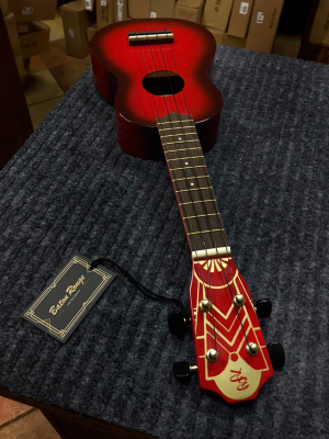 Укулеле Сопрано Baton Rouge UR1-S-MRB RED